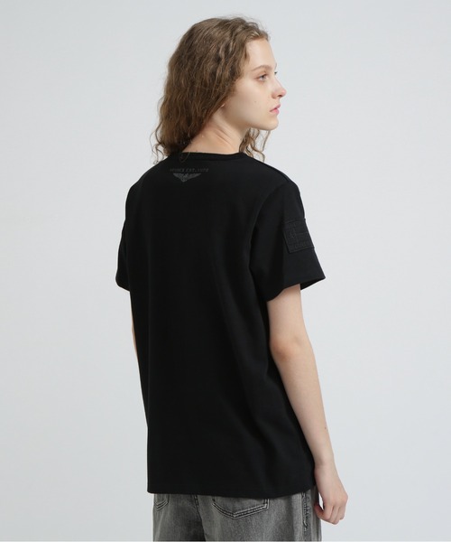 AVIREX(アヴィレックス)の「《WEB&DEPOT限定》TOP GUN WAPPEN T-SHIRT(Tシャツ/カットソー・レディース・ネイビー/ブラック系/ホワイト/オフホワイト・F)」の12枚目の写真