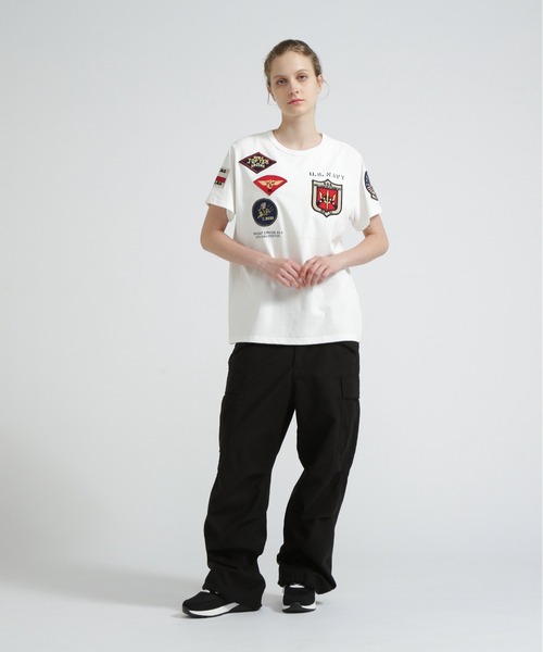 AVIREX(アヴィレックス)の「《WEB&DEPOT限定》TOP GUN WAPPEN T-SHIRT(Tシャツ/カットソー・レディース・ネイビー/ブラック系/ホワイト/オフホワイト・F)」の6枚目の写真