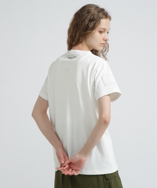 AVIREX(アヴィレックス)の「《WEB&DEPOT限定》TOP GUN WAPPEN T-SHIRT(Tシャツ/カットソー・レディース・ネイビー/ブラック系/ホワイト/オフホワイト・F)」の15枚目の写真