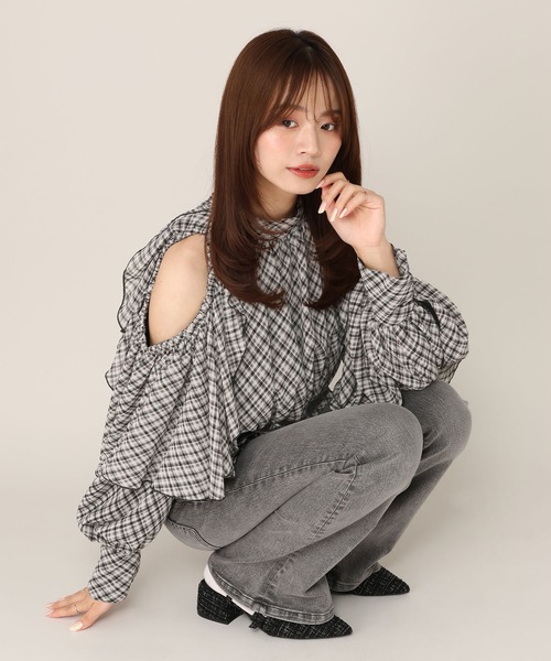 Heather(ヘザー)の「ショルダーカットブラウス 656715(シャツ/ブラウス・レディース・ブラック/アイボリー/ピンク/ホワイト系その他・FREE)」の4枚目の写真