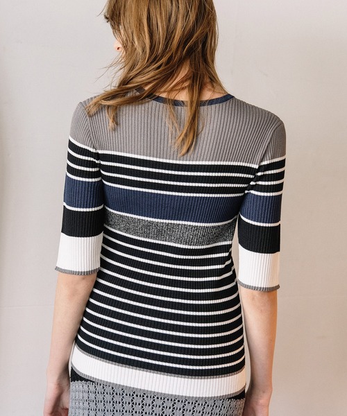 AULA AILA（アウラアイラ）の「レイヤードマルチボーダーニット（ニット/セーター・レディース・ブルー/イエロー/ブラック・0）」の14枚目の写真