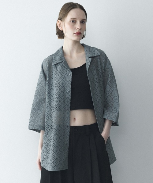 remer（リメール）の「フラワージャガードオーバーサイズシャツ / Flower Jacquard Oversize Shirt（シャツ/ブラウス・メンズ・ホワイト/ブラック/グレー・X-SMALL/LARGE/MEDIUM/SMALL）」の3枚目の写真