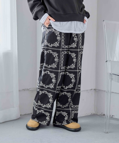 studio CLIP(スタディオクリップ)の「ブロック刺繍レースパンツ(その他パンツ・レディース・ブラック/オフホワイト・FREE)」の2枚目の写真
