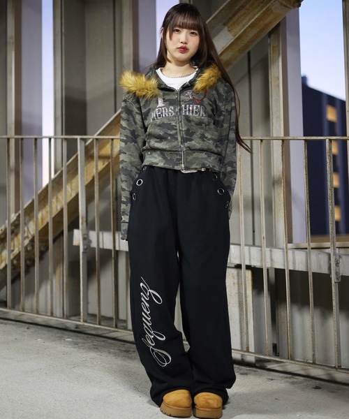 2サイズ展開 / UNISEX 》カモフラ ハートラインストーン フードファー