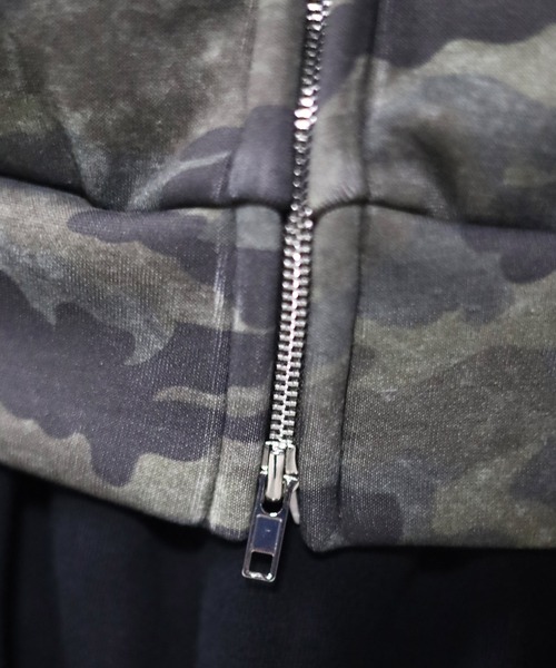 ATMARK(アットマーク)の「《2サイズ展開 / UNISEX 》カモフラ ハートラインストーン フードファーパーカー(パーカー・メンズ・グリーン系カモフラージュ・M/L)」の9枚目の写真