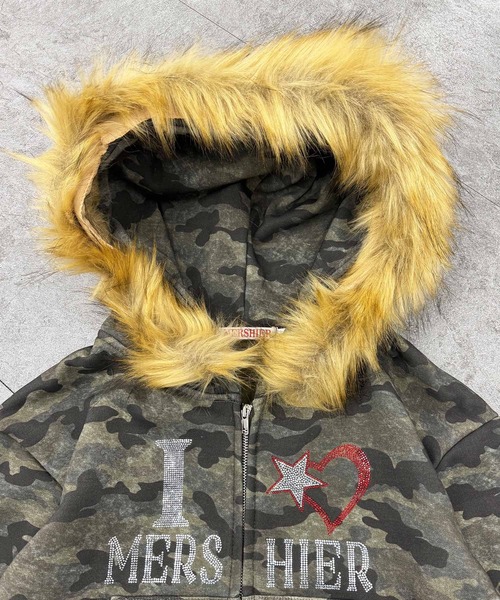 ATMARK(アットマーク)の「《2サイズ展開 / UNISEX 》カモフラ ハートラインストーン フードファーパーカー(パーカー・メンズ・グリーン系カモフラージュ・M/L)」の12枚目の写真