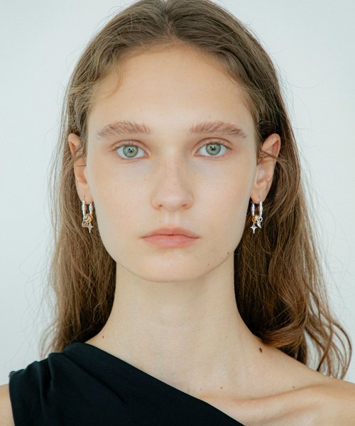 LAPUIS(ラピュイ)の「LAPUIS(ラピュイ)Sammy Charm pierced earrings(ピアス(両耳用)・レディース・マルチ/ゴールド・FREE)」の5枚目の写真