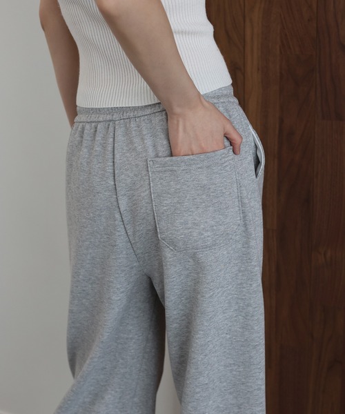 J by blue(ジェイバイブルー)の「タックスウェットパンツ(スウェットパンツ・レディース・グレー/ブラック・MEDIUM)」の9枚目の写真