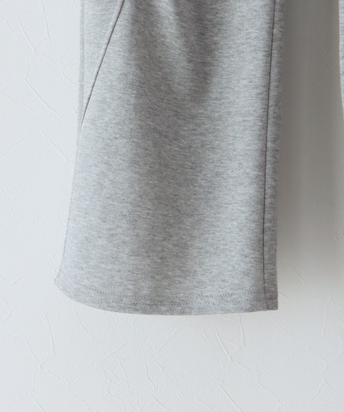 J by blue(ジェイバイブルー)の「タックスウェットパンツ(スウェットパンツ・レディース・グレー/ブラック・MEDIUM)」の4枚目の写真