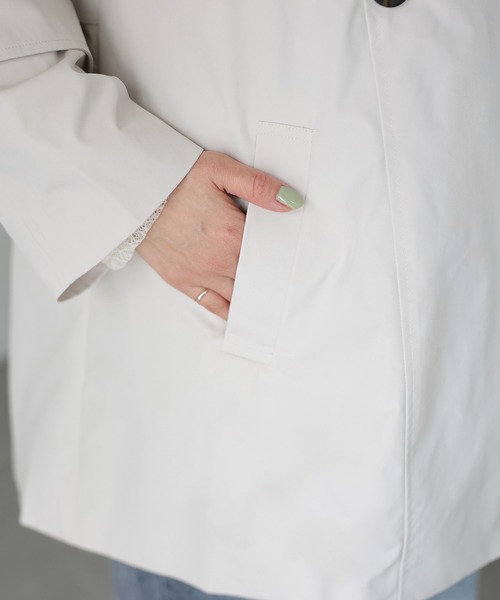 Riberry（リベリー）の「ミドル丈Aライントレンチコート（トレンチコート・レディース・アイボリー/ブラック/ベージュ・MEDIUM）」の8枚目の写真