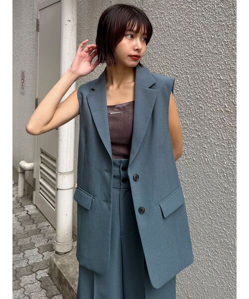 MURUA(ムルーア)の「【接触冷感】サイドオープントテーラードジレベスト【セットアップ着用可】 夏服(ベスト・レディース・ベージュ/ブルー/グレー/ブラック・FREE)」の11枚目の写真