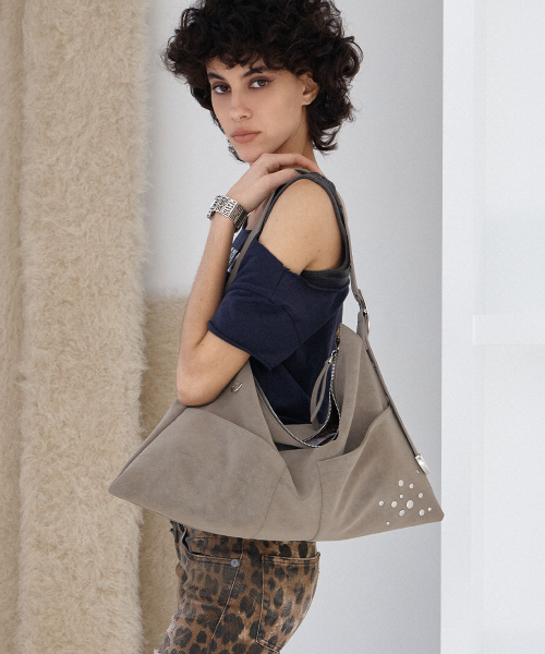 SAND MUSEUM（サンドミュージアム）の「RORA HOBO BAG [Khaki Beige]（ショルダーバッグ・レディース・その他・FREE）」の2枚目の写真