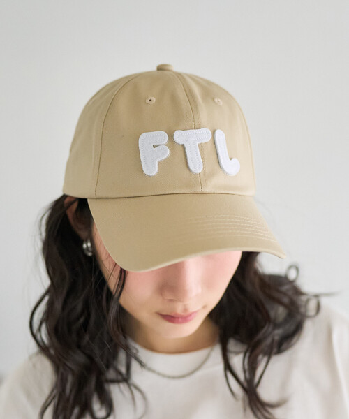 FREAK'S STORE(フリークスストア)の「FRUIT OF THE LOOM × FREAK'S STORE/フルーツオブザルーム 別注 アップリケ ロゴキャップ(キャップ・レディース・ワイン/ネイビー/ベージュ・ONE SIZE)」の6枚目の写真
