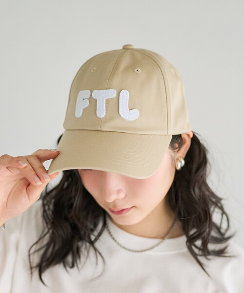 FREAK'S STORE(フリークスストア)の「FRUIT OF THE LOOM × FREAK'S STORE/フルーツオブザルーム 別注 アップリケ ロゴキャップ(キャップ・レディース・ワイン/ネイビー/ベージュ・ONE SIZE)」の7枚目の写真