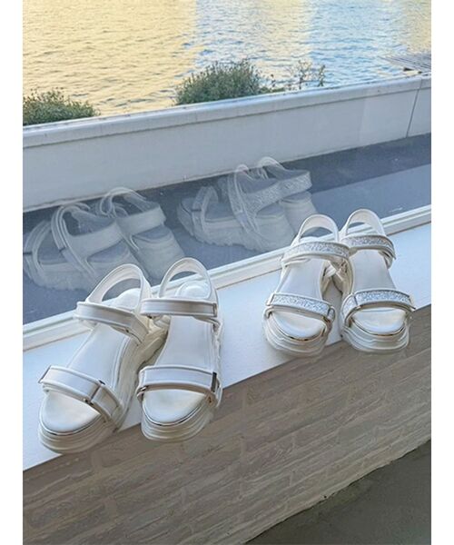 MERCURYDUO（マーキュリーデュオ）の「ダブルベルトメタルラインスポサン（サンダル・レディース・シルバー/オフホワイト・38/36）」の3枚目の写真