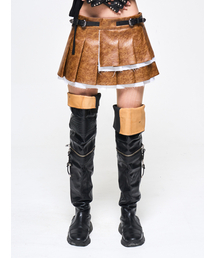 YEEL（ワイイーイーエル）の「LEATHER BUCKLE PLEATED SKIRT BROWN（スカート）」