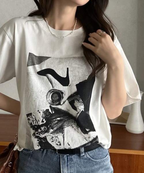Eclat one(エクラワン)の「【Eclat one】 モノトーン フォト Tシャツ(Tシャツ/カットソー・レディース・ブラック系その他3/ブラック系その他/ブラック系その他2/ホワイト・FREE)」の1枚目の写真