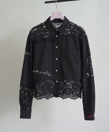 Eimee Law（エイミーロウ）の「レース刺繍テキストエンブロシャツ（シャツ/ブラウス）」