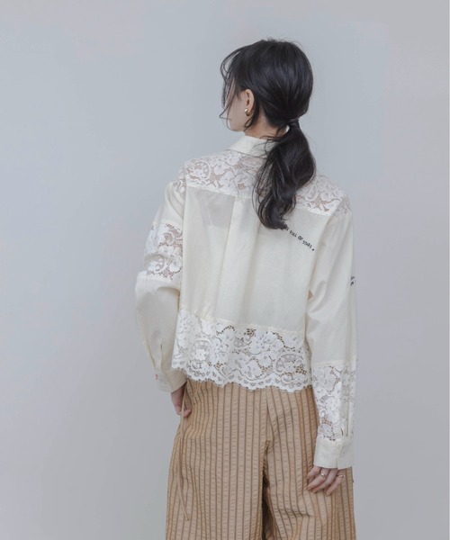 Eimee Law(エイミーロウ)の「レース刺繍テキストエンブロシャツ(シャツ/ブラウス・レディース・チェック/アイボリー/ブラック/オフホワイト・FREE)」の10枚目の写真