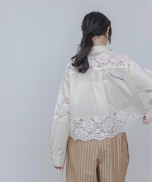 Eimee Law(エイミーロウ)の「レース刺繍テキストエンブロシャツ(シャツ/ブラウス・レディース・チェック/アイボリー/ブラック/オフホワイト・FREE)」の11枚目の写真