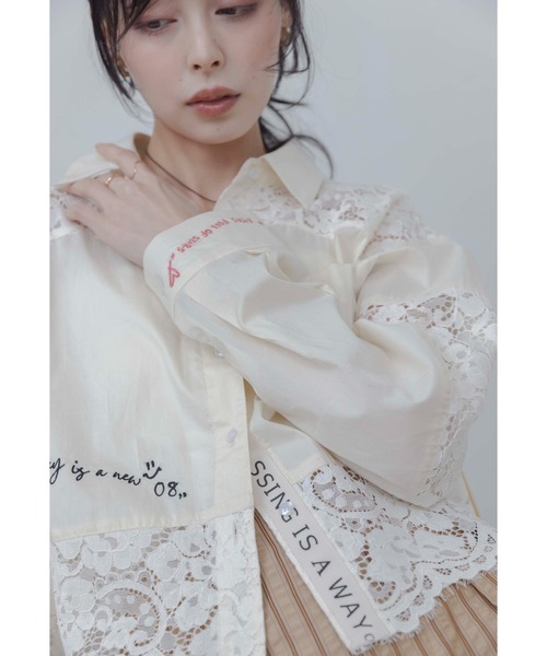 Eimee Law(エイミーロウ)の「レース刺繍テキストエンブロシャツ(シャツ/ブラウス・レディース・チェック/アイボリー/ブラック/オフホワイト・FREE)」の15枚目の写真