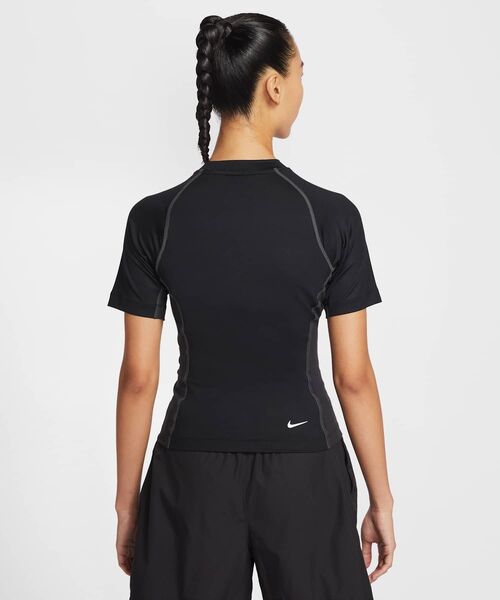 ACG(エィシージー)の「ナイキ ACG "Wildsee" ウィメンズ Dri-FIT ショートスリーブ インナー トップス / Nike ACG "Wildsee" Women's Dri-FIT Short-Sleeve Base Layer Top IO1461-010 Black(Tシャツ/カットソー・レディース・ブラック・XL/XS/S/M/L)」の2枚目の写真