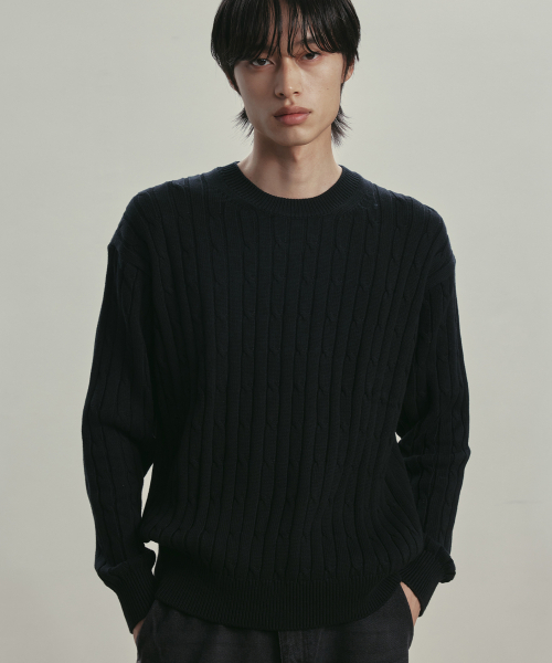 黒ニットです♪ ニティッドXファッションプラネット]ケーブルラウンドニットBLACK