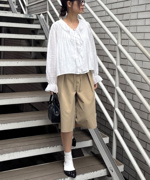 ISOOK(アイスー)の「【ISOOK / アイスー】ウエストリボンバミューダパンツ / ハーフパンツ ショートパンツ タックパンツ ウエストゴム ZOZOTOWN限定(その他パンツ・レディース・ベージュ/ブラック・FREE)」の19枚目の写真