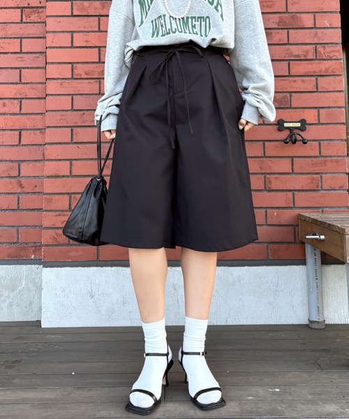 ISOOK(アイスー)の「【ISOOK / アイスー】ウエストリボンバミューダパンツ / ハーフパンツ ショートパンツ タックパンツ ウエストゴム ZOZOTOWN限定(その他パンツ・レディース・ベージュ/ブラック・FREE)」の10枚目の写真