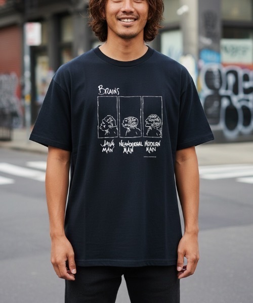 Cotton Expressions(コットンエクスプレッションズ)の「DESIGN TEE/【Cotton Expressions】BRAINS 人類進化グラフィックTシャツ / 脳 サイエンス アートプリント ユニセックス オーバーサイズ(Tシャツ/カットソー・メンズ・ネイビー・MEDIUM)」の1枚目の写真