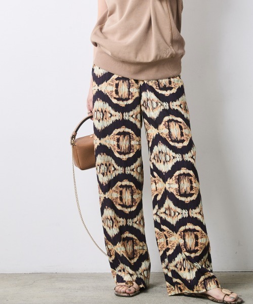 CHIC STYLE(シックスタイル)の「エスニックプリントリラックスパンツ<大きいサイズ有>シックスタイル(その他パンツ・レディース・ブラウン系/ブルー系/イエロー系・M/L/LL/3L/4L/5L)」の14枚目の写真