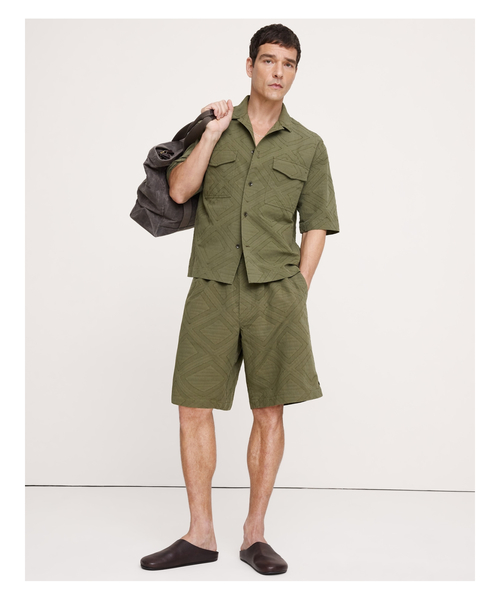 Banana Republic（バナナリパブリック）の「リラックスフィット ジャカード リゾートシャツ（シャツ/ブラウス・メンズ・カーキ/アイボリー・S/M/L/XL）」の7枚目の写真