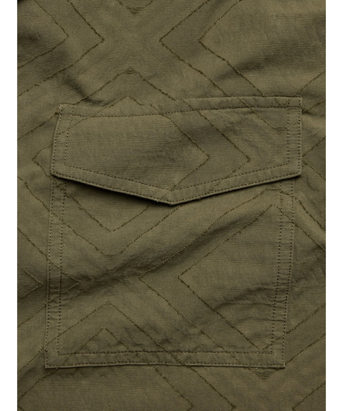 Banana Republic（バナナリパブリック）の「リラックスフィット ジャカード リゾートシャツ（シャツ/ブラウス・メンズ・カーキ/アイボリー・S/M/L/XL）」の9枚目の写真