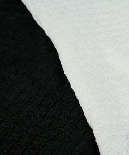 Ezick(エジック)の「Padded bubble jacquard inner/パッドツキフクレジャガードホルターネックタンク(タンクトップ・レディース・ブラック/オフホワイト・FREE)」の19枚目の写真