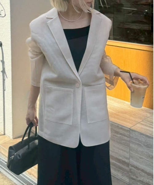 AMELY(エミリー)の「【インフルエンサーコラボ】シアージャケット(テーラードジャケット・レディース・ブラック系その他/ベージュ系その他/ブラック/ベージュ・フリー)」の4枚目の写真