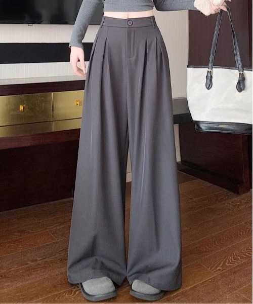 &soiree(アンドソワレ)の「深2タック入りシンプルワイドスラックス(スラックス・レディース・グレー/ブラック・SMALL/MEDIUM/LARGE/X-LARGE)」の2枚目の写真