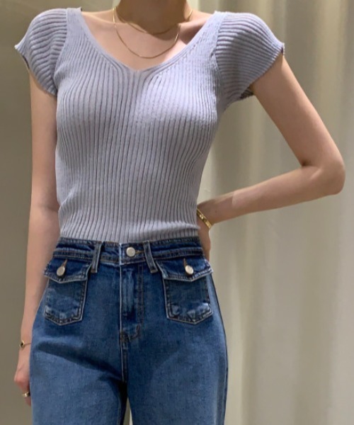 AMAJI(アマジ)の「Vネック 前後リボン付き 半袖ニットトップス(ニット/セーター・レディース・ライトブルー/ブラック/ホワイト・FREE)」の6枚目の写真
