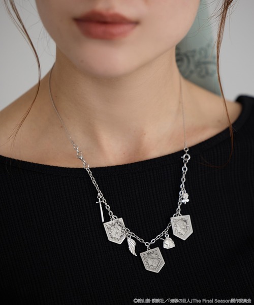 earth music&ecology(アースミュージックアンドエコロジー)の「進撃の巨人 3重の壁2WAYブレスレット(ブレスレット・レディース・シルバー・FREE)」の2枚目の写真