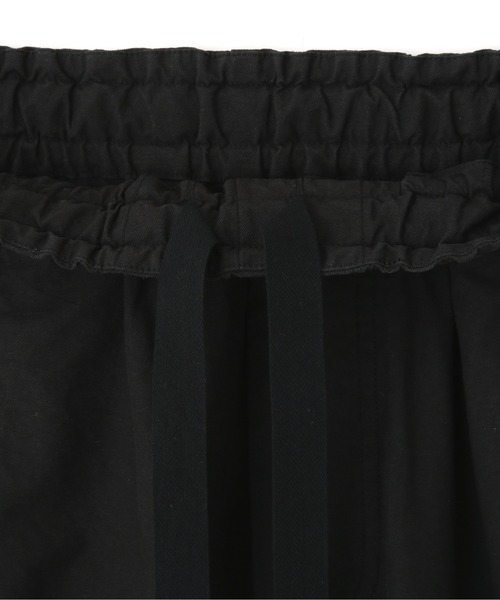 MHL.(エムエイチエル)の「LIGHTWEIGHT COTTON NYLON TWILL(その他パンツ・メンズ・ブラック/ボルドー・SMALL/MEDIUM/LARGE)」の7枚目の写真