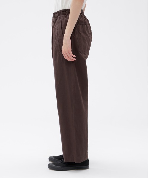 MHL.(エムエイチエル)の「LIGHTWEIGHT COTTON NYLON TWILL(その他パンツ・メンズ・ブラック/ボルドー・SMALL/MEDIUM/LARGE)」の8枚目の写真