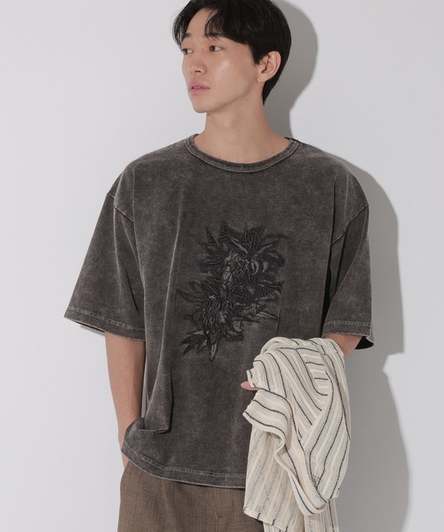LAKOLE（ラコレ）の「フラワーピグメントT / 662614（Tシャツ/カットソー・メンズ・ベージュ/チャコール・MEDIUM/LARGE）」の10枚目の写真