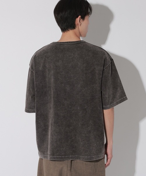 LAKOLE（ラコレ）の「フラワーピグメントT / 662614（Tシャツ/カットソー・メンズ・ベージュ/チャコール・MEDIUM/LARGE）」の12枚目の写真