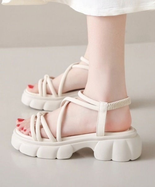 yuue' ( wear )(ユーイ)の「クロスストラップ厚底サンダル(サンダル・レディース・アイボリー/ブラック・23.5cm/24.5cm)」の1枚目の写真