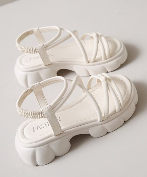 yuue' ( wear )(ユーイ)の「クロスストラップ厚底サンダル(サンダル・レディース・アイボリー/ブラック・23.5cm/24.5cm)」の21枚目の写真