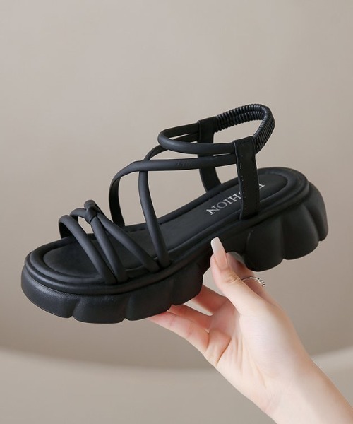 yuue' ( wear )(ユーイ)の「クロスストラップ厚底サンダル(サンダル・レディース・アイボリー/ブラック・23.5cm/24.5cm)」の4枚目の写真