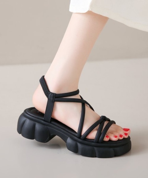 yuue' ( wear )(ユーイ)の「クロスストラップ厚底サンダル(サンダル・レディース・アイボリー/ブラック・23.5cm/24.5cm)」の16枚目の写真