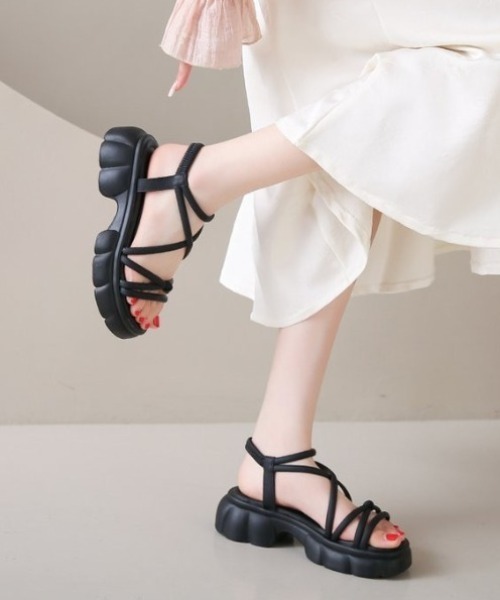 yuue' ( wear )(ユーイ)の「クロスストラップ厚底サンダル(サンダル・レディース・アイボリー/ブラック・23.5cm/24.5cm)」の6枚目の写真