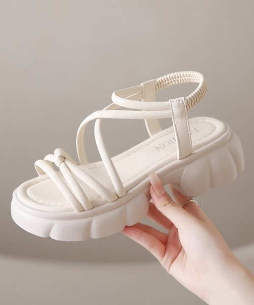yuue' ( wear )(ユーイ)の「クロスストラップ厚底サンダル(サンダル・レディース・アイボリー/ブラック・23.5cm/24.5cm)」の13枚目の写真