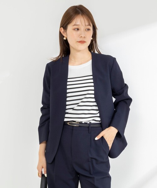 NOLLEY’S(ノーリーズ)の「《セットアップ対応/接触冷感》【BECシリーズ】ハイスペックトロVネックジャケット(ノーカラージャケット・レディース・ライトグレー/ネイビー・38/36)」の6枚目の写真