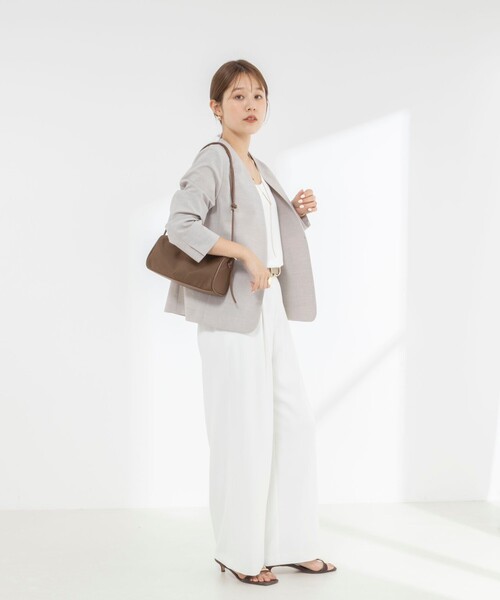 NOLLEY’S(ノーリーズ)の「《セットアップ対応/接触冷感》【BECシリーズ】ハイスペックトロVネックジャケット(ノーカラージャケット・レディース・ライトグレー/ネイビー・38/36)」の12枚目の写真
